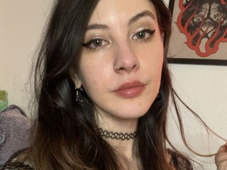 HelloSyanna's Live Webcam and Bio - CamZter.tv
